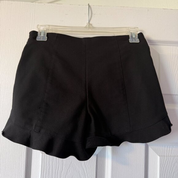 1.STATE Ruffle Shorts - Picture 2 of 2